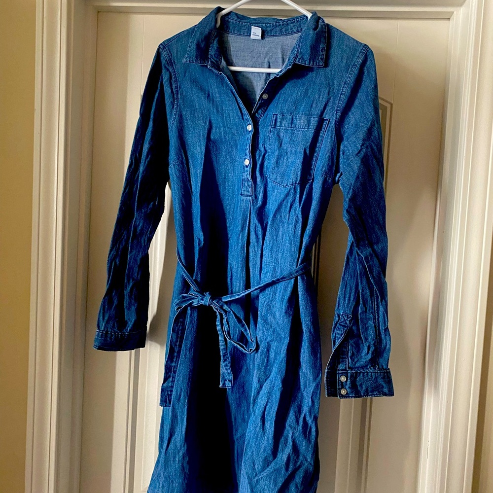 Old navy maternity dress with belt